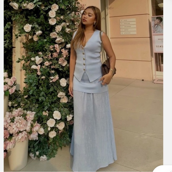 NWT ZARA blogger fav MIXED PLEATED SKIRT SIZE S
🚨FIRM PRICE NO ACCEPT OFFER - Picture 9 of 15